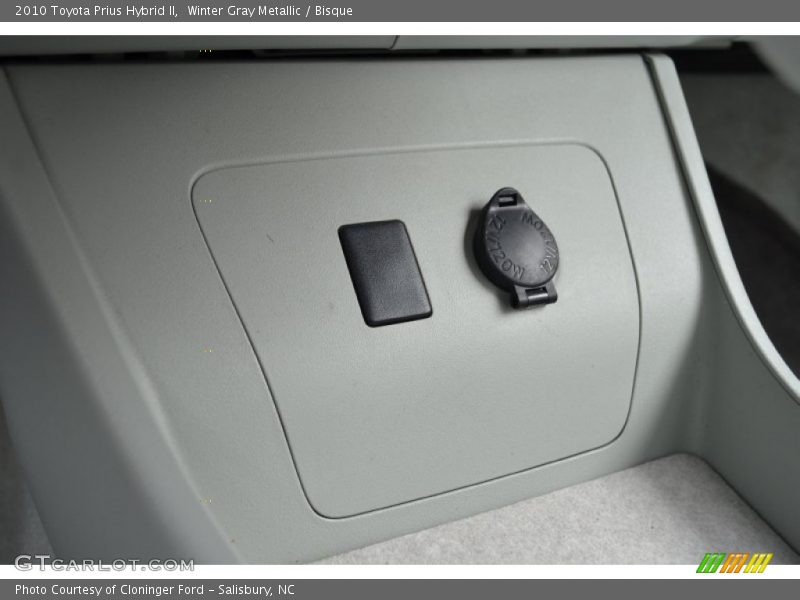 Winter Gray Metallic / Bisque 2010 Toyota Prius Hybrid II