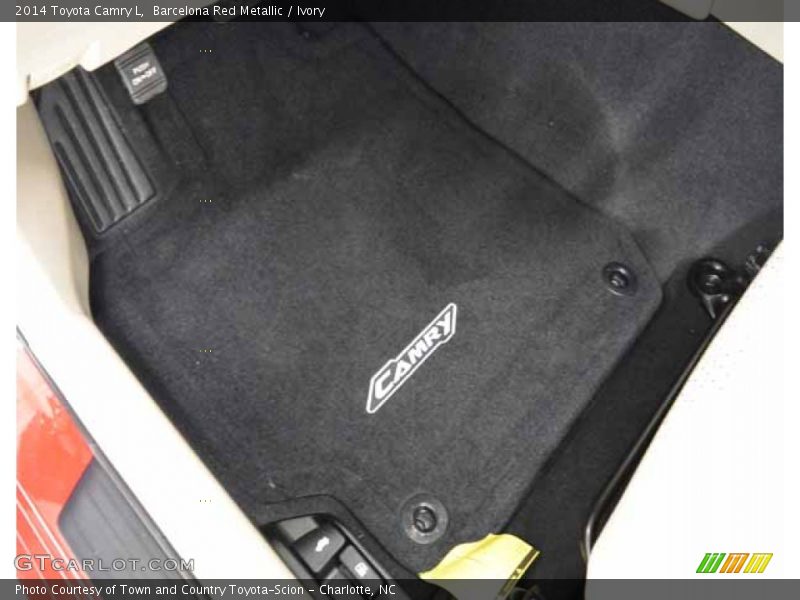 Barcelona Red Metallic / Ivory 2014 Toyota Camry L