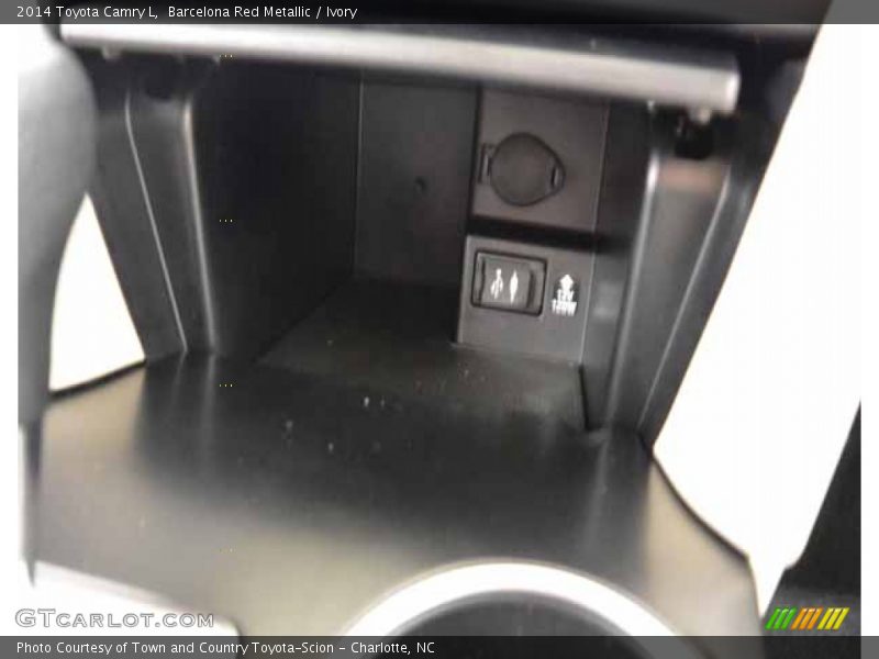 Barcelona Red Metallic / Ivory 2014 Toyota Camry L