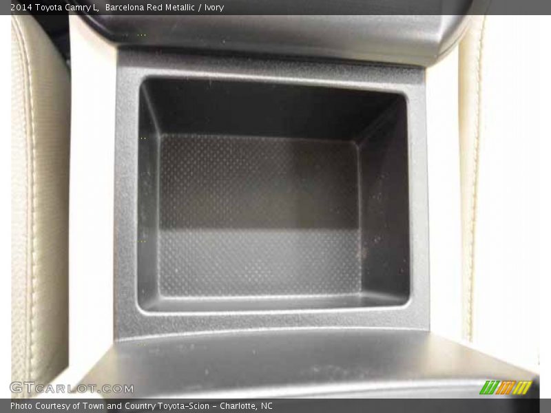 Barcelona Red Metallic / Ivory 2014 Toyota Camry L