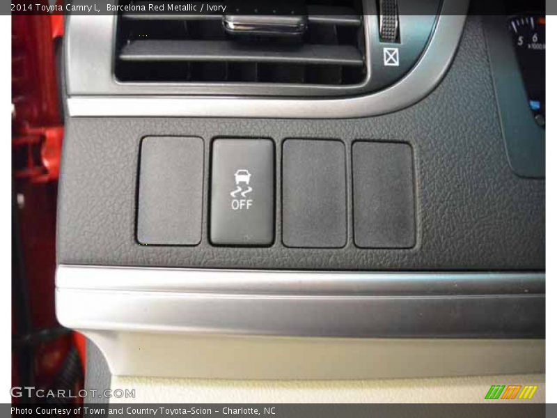 Barcelona Red Metallic / Ivory 2014 Toyota Camry L