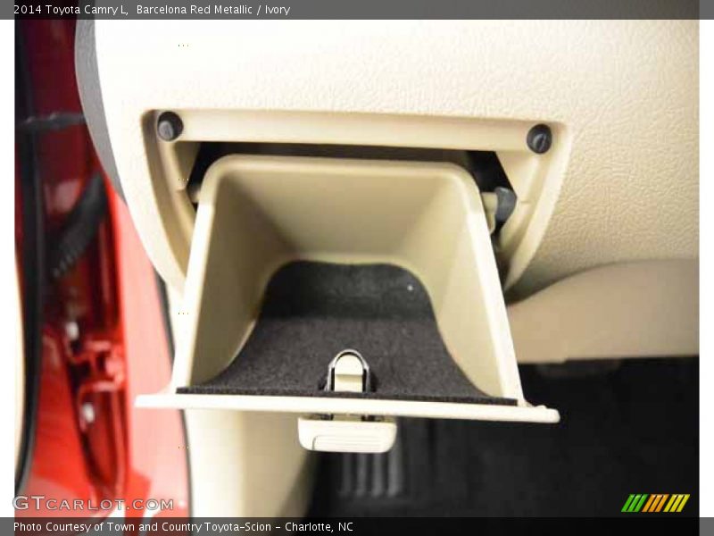 Barcelona Red Metallic / Ivory 2014 Toyota Camry L