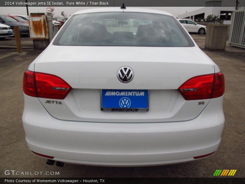 Pure White / Titan Black 2014 Volkswagen Jetta SE Sedan