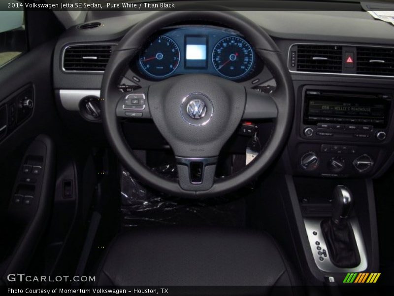 Pure White / Titan Black 2014 Volkswagen Jetta SE Sedan