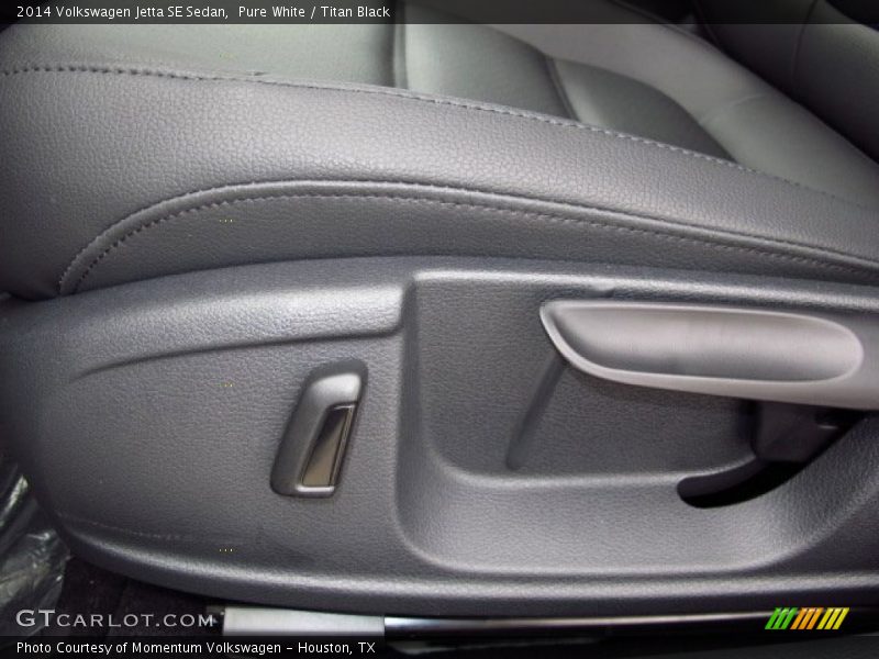 Pure White / Titan Black 2014 Volkswagen Jetta SE Sedan
