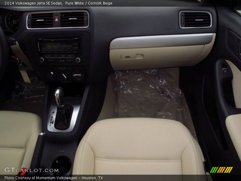Pure White / Cornsilk Beige 2014 Volkswagen Jetta SE Sedan