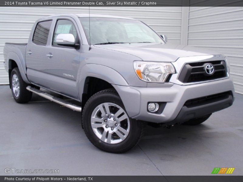 Front 3/4 View of 2014 Tacoma V6 Limited Prerunner Double Cab