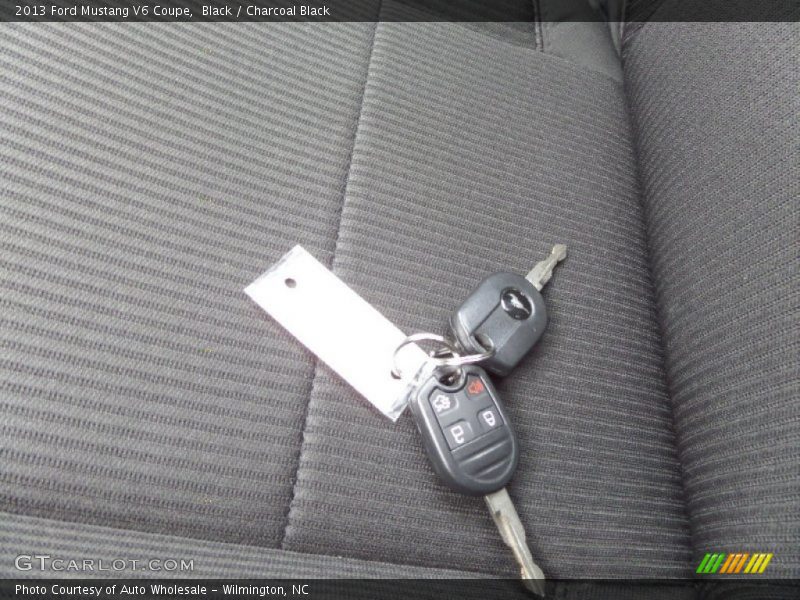 Black / Charcoal Black 2013 Ford Mustang V6 Coupe