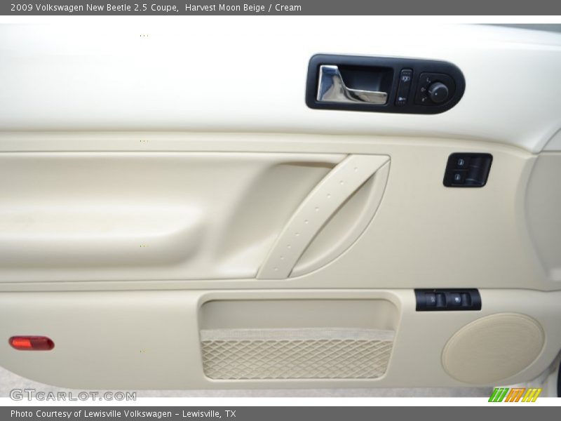 Harvest Moon Beige / Cream 2009 Volkswagen New Beetle 2.5 Coupe