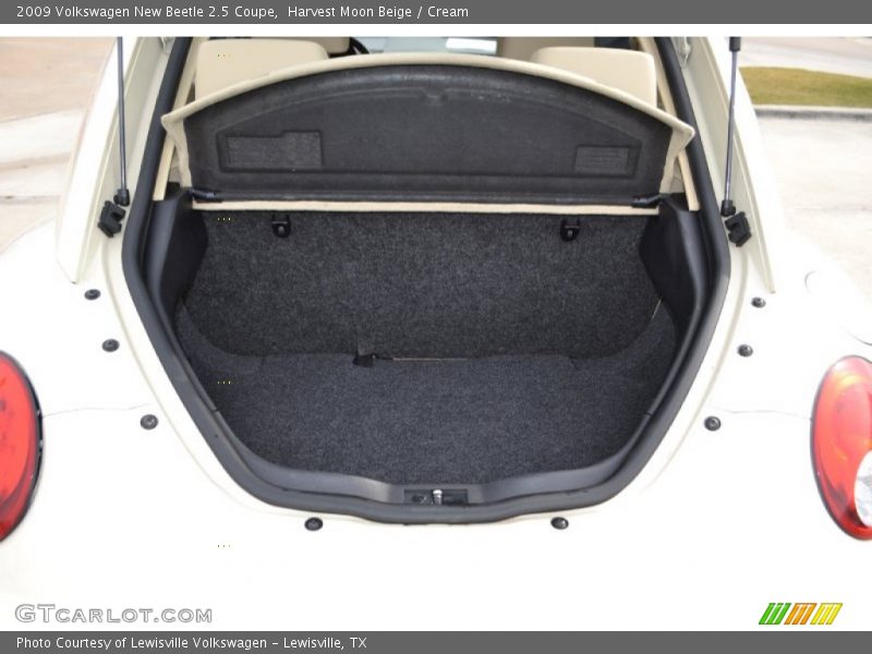 Harvest Moon Beige / Cream 2009 Volkswagen New Beetle 2.5 Coupe