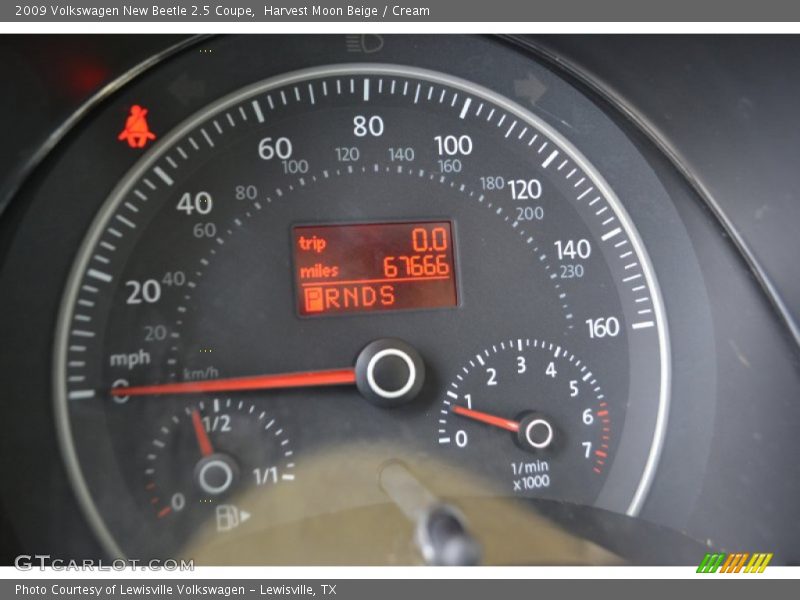 Harvest Moon Beige / Cream 2009 Volkswagen New Beetle 2.5 Coupe