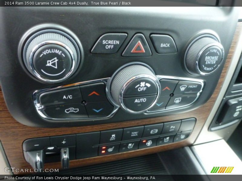 Controls of 2014 3500 Laramie Crew Cab 4x4 Dually