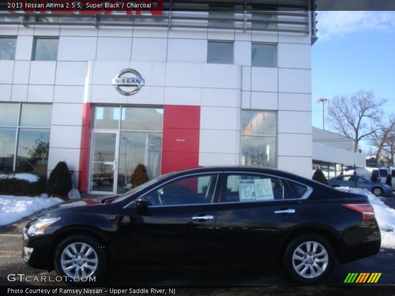 Super Black / Charcoal 2013 Nissan Altima 2.5 S