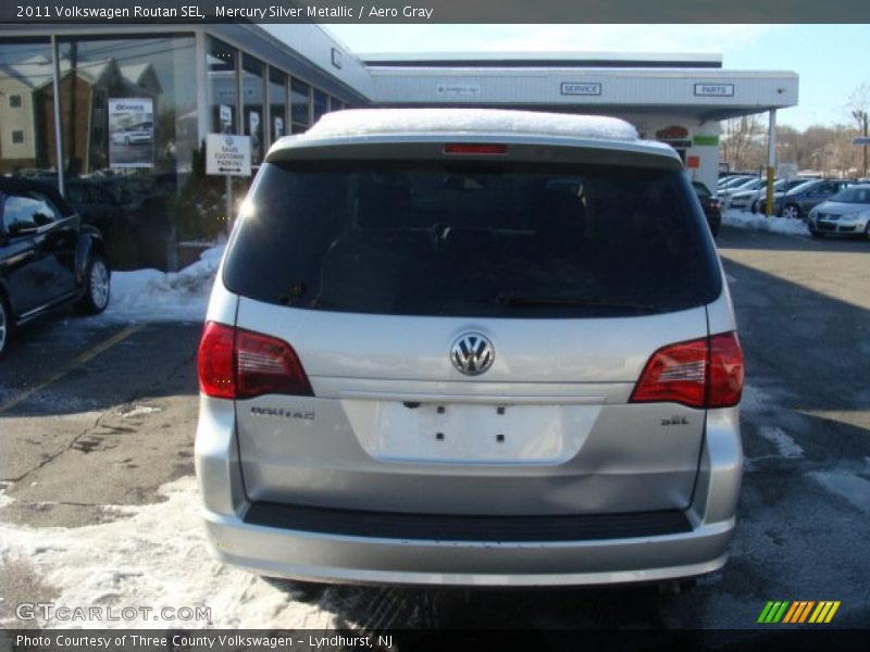 Mercury Silver Metallic / Aero Gray 2011 Volkswagen Routan SEL
