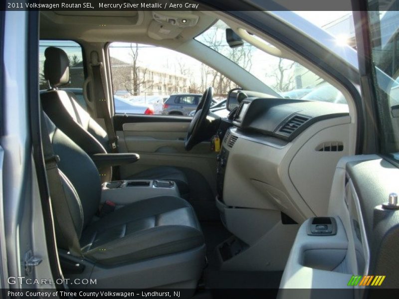 Mercury Silver Metallic / Aero Gray 2011 Volkswagen Routan SEL
