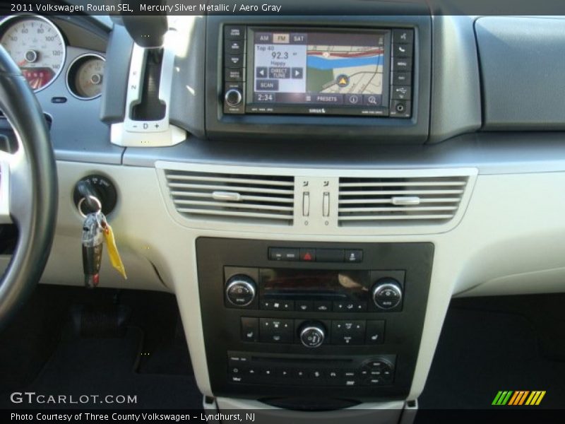 Mercury Silver Metallic / Aero Gray 2011 Volkswagen Routan SEL