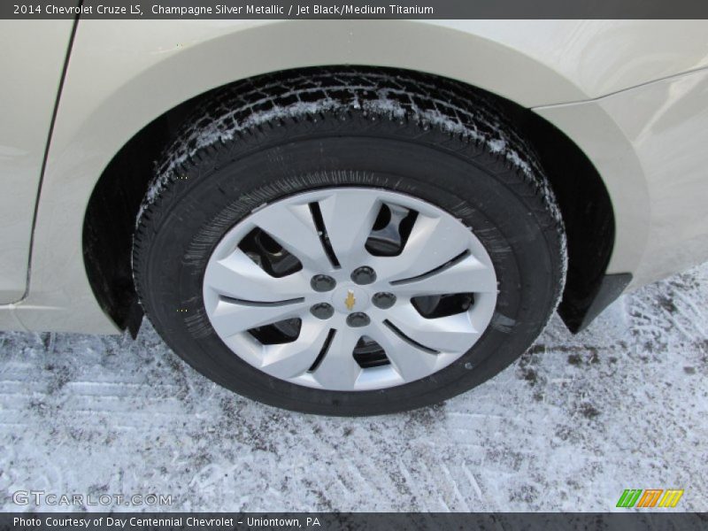 Champagne Silver Metallic / Jet Black/Medium Titanium 2014 Chevrolet Cruze LS