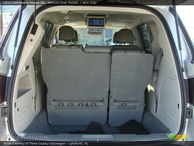 Mercury Silver Metallic / Aero Gray 2011 Volkswagen Routan SEL
