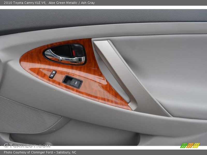 Aloe Green Metallic / Ash Gray 2010 Toyota Camry XLE V6