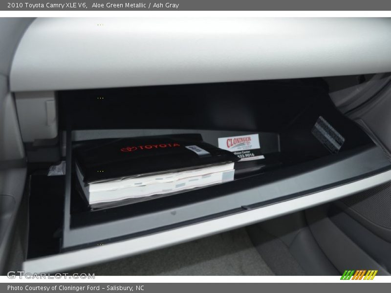Aloe Green Metallic / Ash Gray 2010 Toyota Camry XLE V6