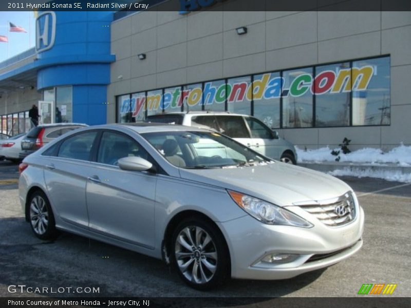 Radiant Silver / Gray 2011 Hyundai Sonata SE