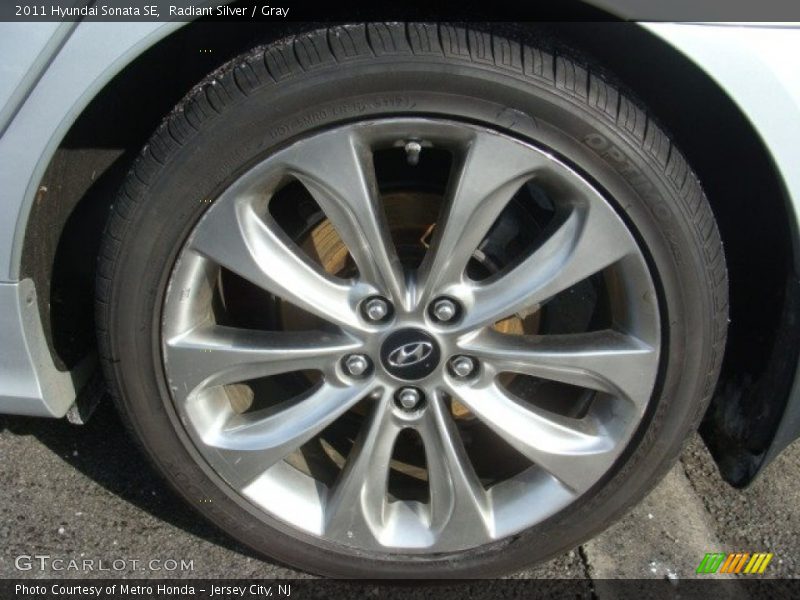 Radiant Silver / Gray 2011 Hyundai Sonata SE