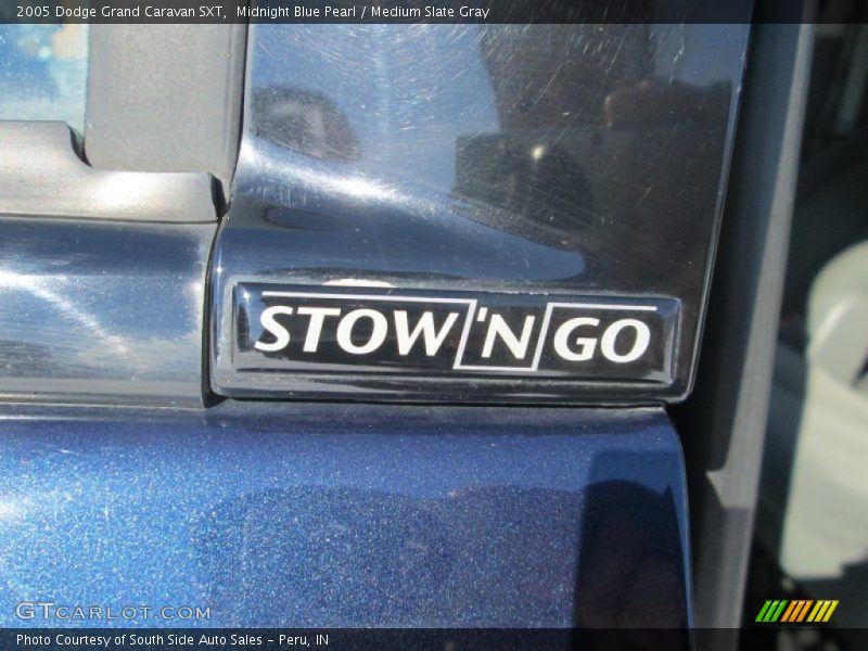 Midnight Blue Pearl / Medium Slate Gray 2005 Dodge Grand Caravan SXT
