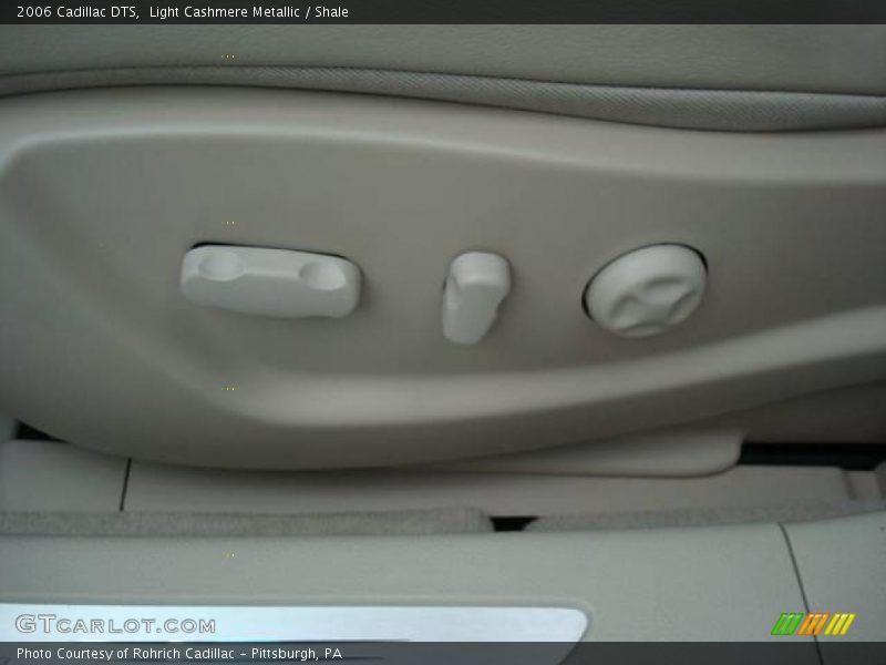 Light Cashmere Metallic / Shale 2006 Cadillac DTS