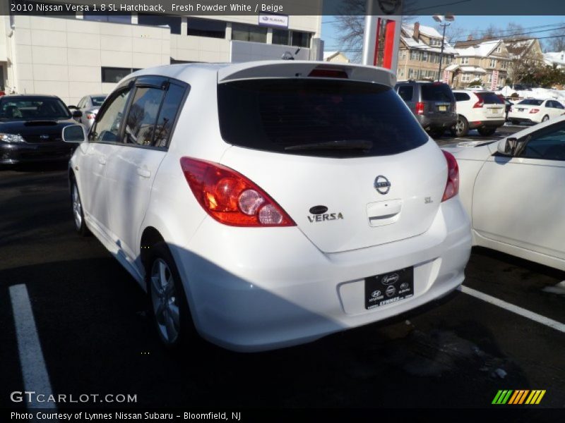Fresh Powder White / Beige 2010 Nissan Versa 1.8 SL Hatchback