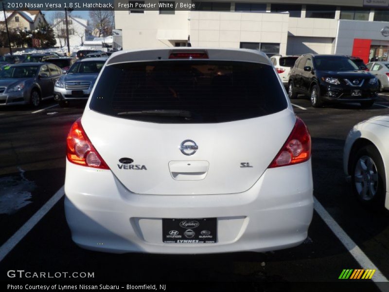 Fresh Powder White / Beige 2010 Nissan Versa 1.8 SL Hatchback