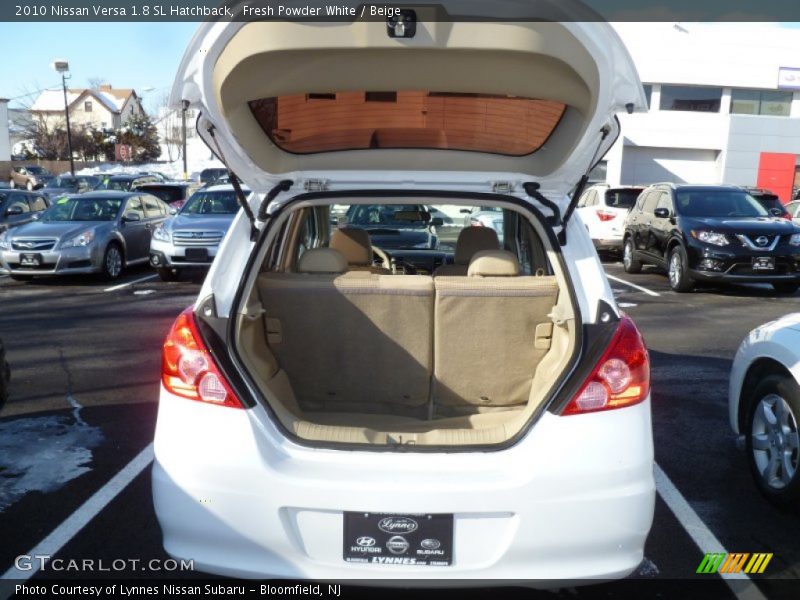 Fresh Powder White / Beige 2010 Nissan Versa 1.8 SL Hatchback