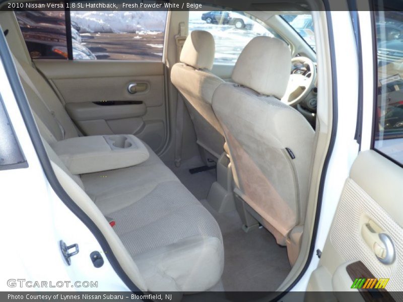 Fresh Powder White / Beige 2010 Nissan Versa 1.8 SL Hatchback