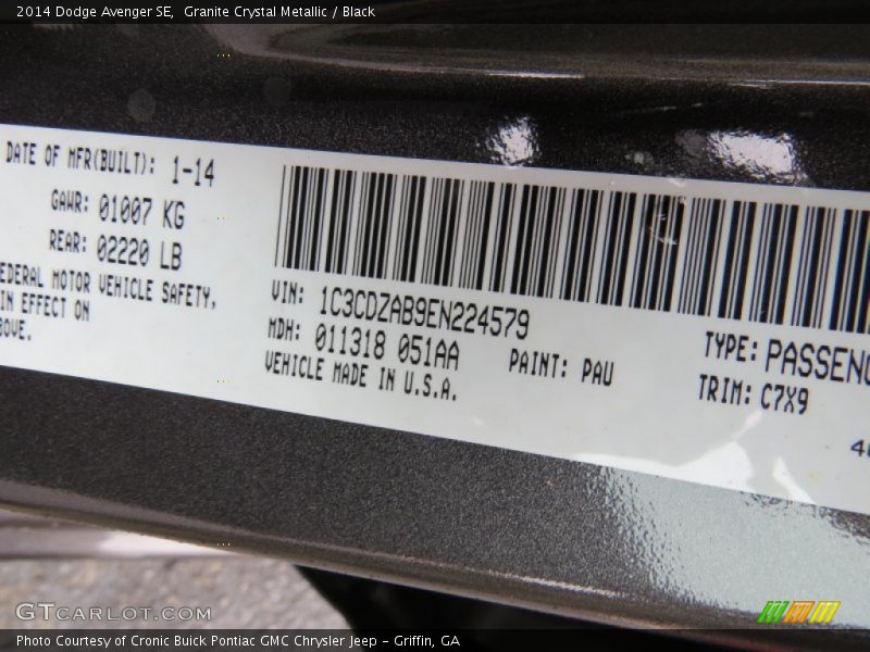 Granite Crystal Metallic / Black 2014 Dodge Avenger SE