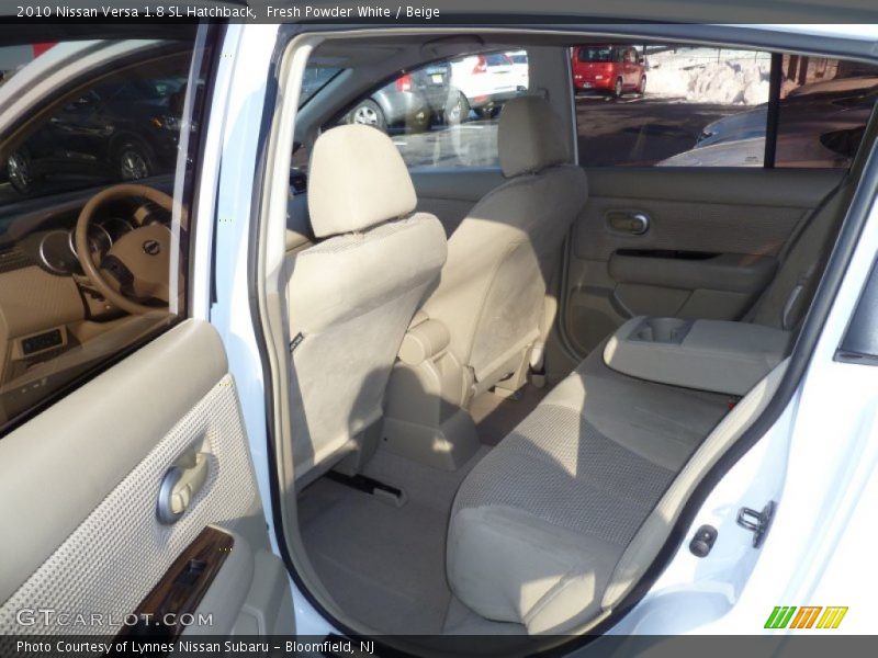 Fresh Powder White / Beige 2010 Nissan Versa 1.8 SL Hatchback