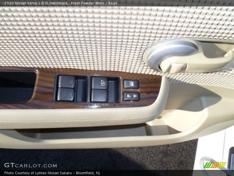 Fresh Powder White / Beige 2010 Nissan Versa 1.8 SL Hatchback