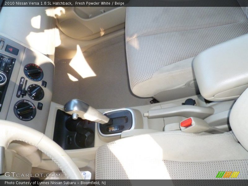 Fresh Powder White / Beige 2010 Nissan Versa 1.8 SL Hatchback