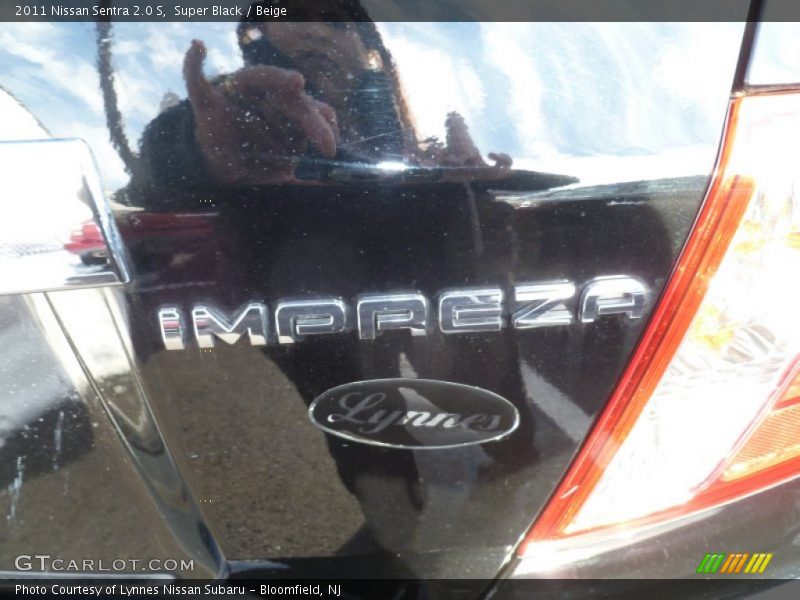 Super Black / Beige 2011 Nissan Sentra 2.0 S