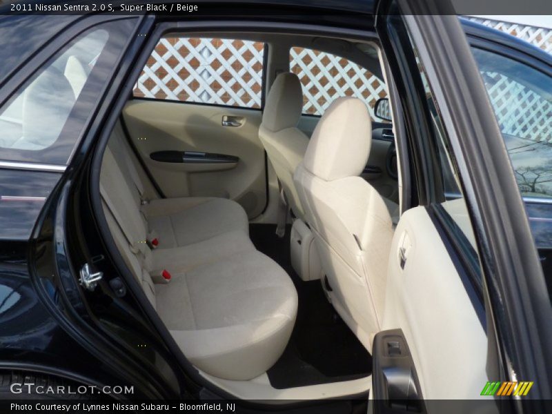 Super Black / Beige 2011 Nissan Sentra 2.0 S