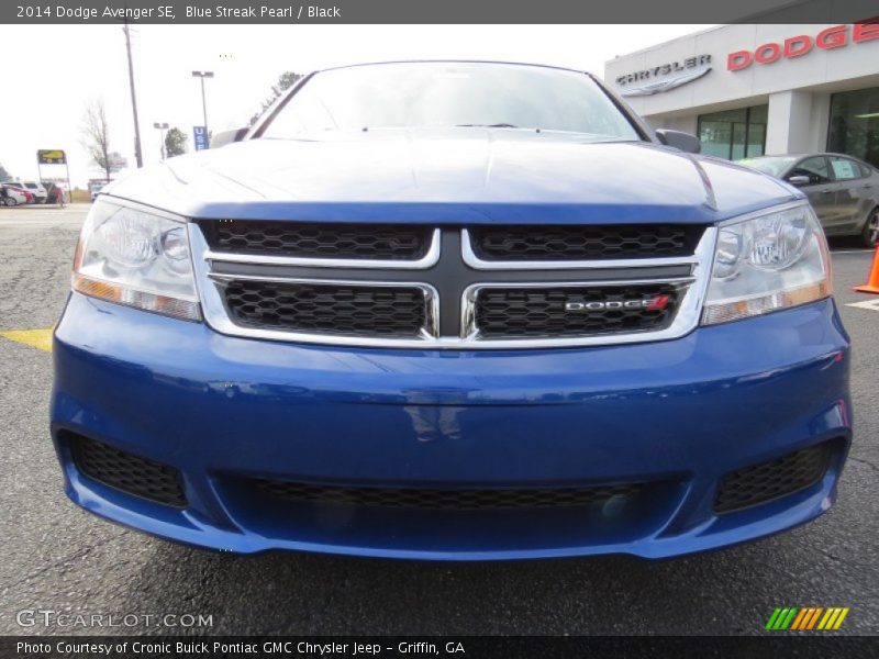 Blue Streak Pearl / Black 2014 Dodge Avenger SE