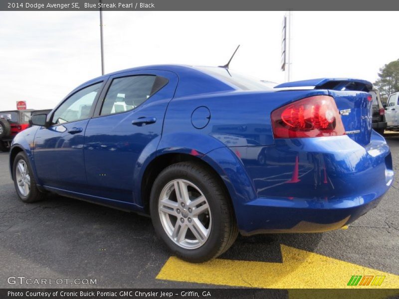 Blue Streak Pearl / Black 2014 Dodge Avenger SE