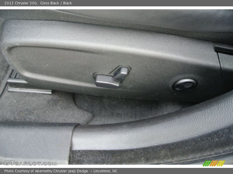 Gloss Black / Black 2013 Chrysler 300