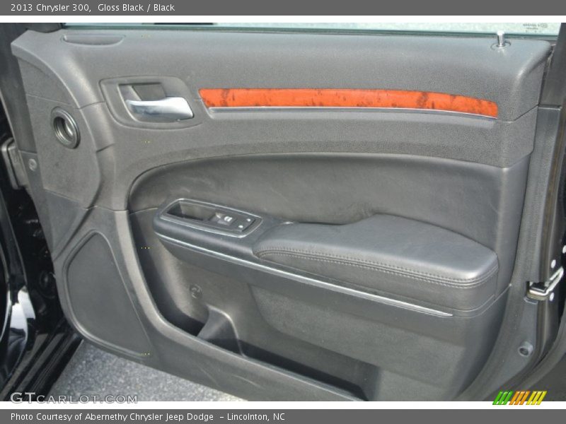 Gloss Black / Black 2013 Chrysler 300