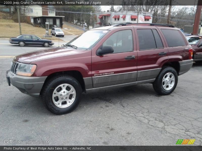 Front 3/4 View of 2000 Grand Cherokee Laredo 4x4