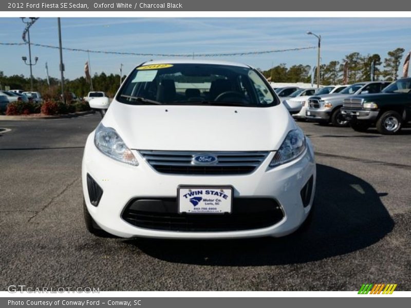 Oxford White / Charcoal Black 2012 Ford Fiesta SE Sedan
