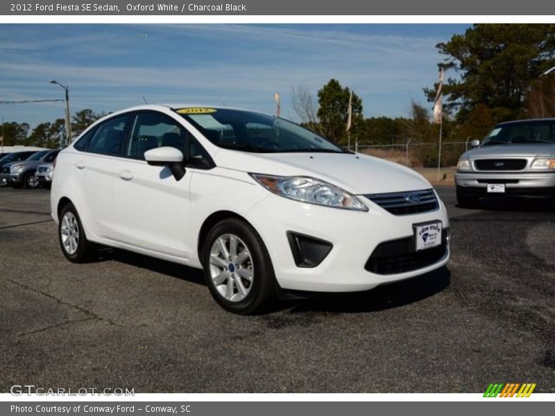 Oxford White / Charcoal Black 2012 Ford Fiesta SE Sedan