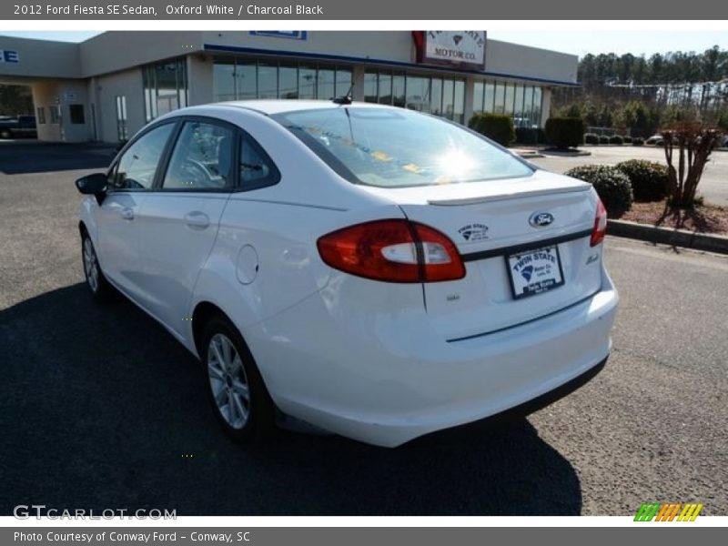 Oxford White / Charcoal Black 2012 Ford Fiesta SE Sedan