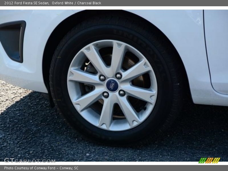 Oxford White / Charcoal Black 2012 Ford Fiesta SE Sedan