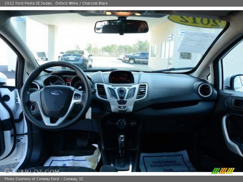 Oxford White / Charcoal Black 2012 Ford Fiesta SE Sedan