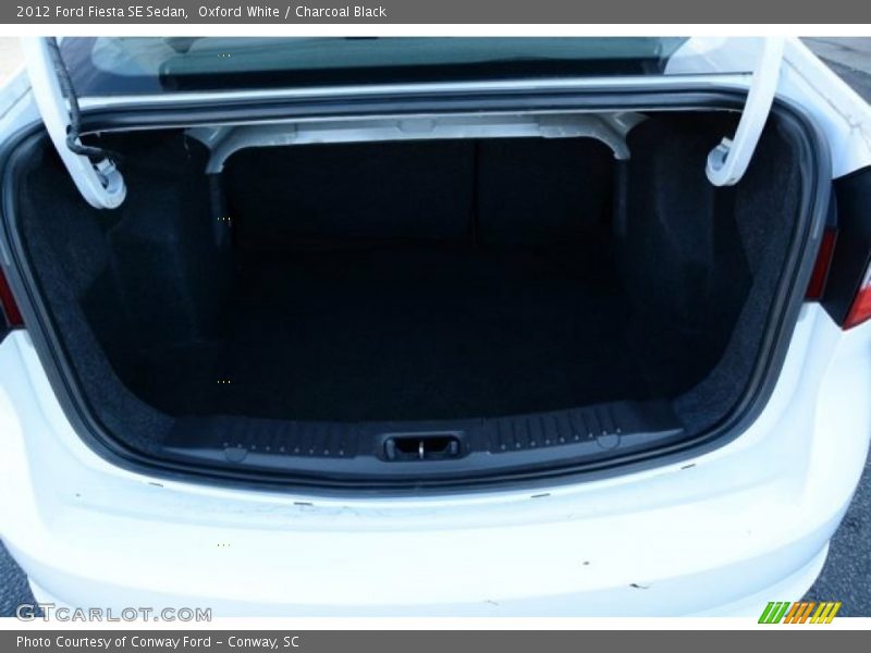 Oxford White / Charcoal Black 2012 Ford Fiesta SE Sedan