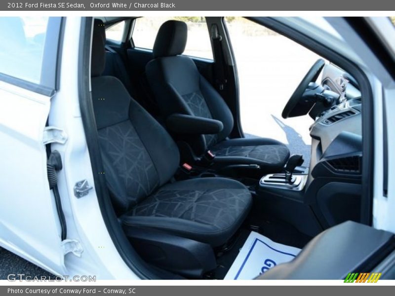 Oxford White / Charcoal Black 2012 Ford Fiesta SE Sedan